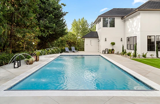 Pool opening and closing seasonal services